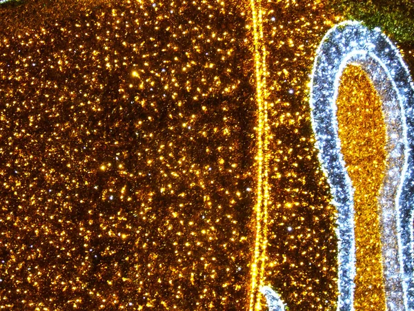 クリスマスと新年の通りのカラフルで輝く照光式の数字 — ストック写真