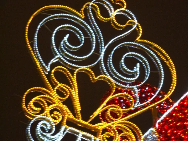 Kleurrijke Gloeiende Glanzende Verlichte Figuren Straat Met Kerstmis Nieuwjaar — Stockfoto