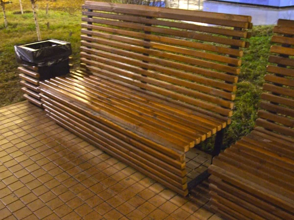 Drewniane Ławki Listew Parku Wieczornym — Zdjęcie stockowe