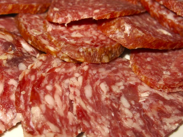 Skivad Köttkorv Salami Med Ister Tallrik — Stockfoto