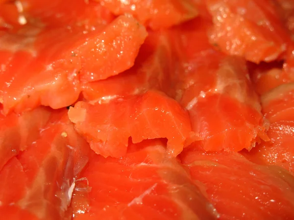 Şenlikli Bir Akşam Yemeği Için Doğranmış Kırmızı Balık Alabalık Pembe — Stok fotoğraf