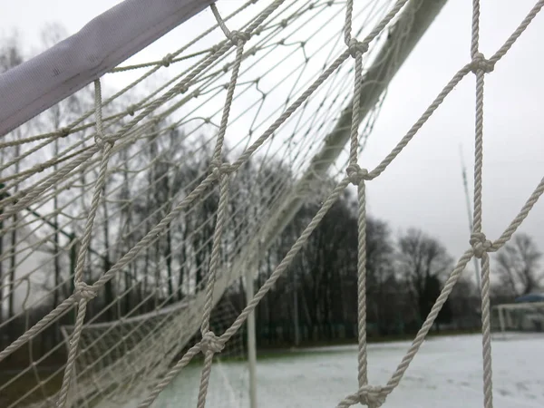 Gol Futebol Com Uma Grade Close Campo Esportes Coberto Neve — Fotografia de Stock