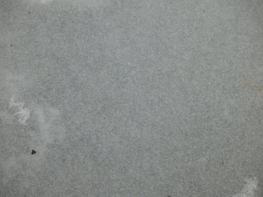 Altında su olan pürüzsüz buz yüzeyi