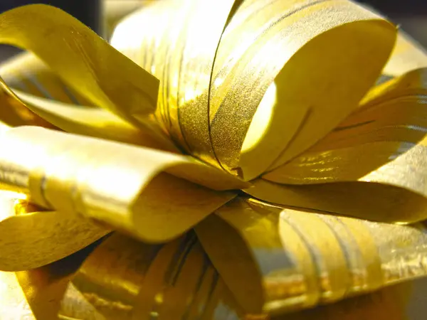 Красива Золота Стрічка Подарунковій Коробці — стокове фото
