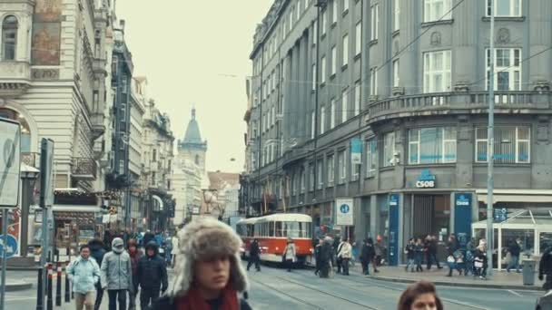 Прага, Чеська Республіка - 24 грудня 2016: В старій частині міста. — стокове відео