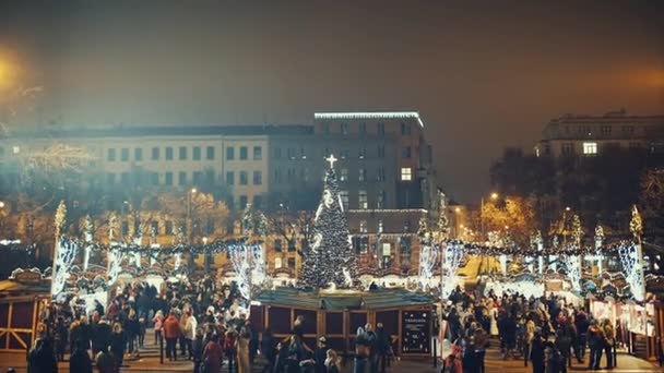 Jarmark bożonarodzeniowy w Pradze, Republika Czeska - 24 grudnia 2016 roku: na noc — Wideo stockowe