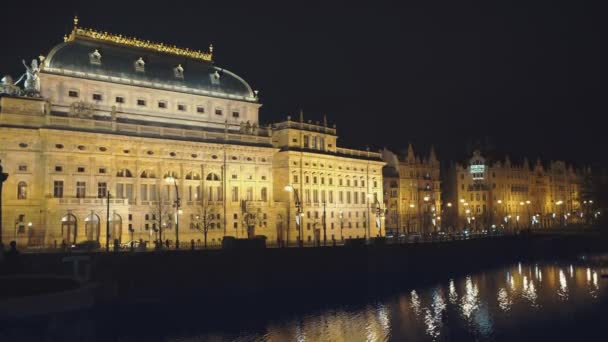 Teatro Nacional en la noche, Praga — Vídeo de stock