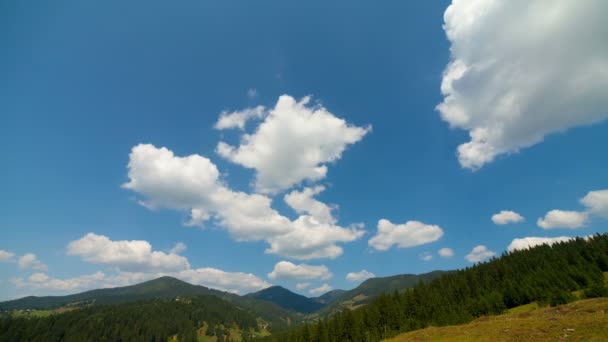 Zeitraffer: die Wolken über den Karpaten — Stockvideo