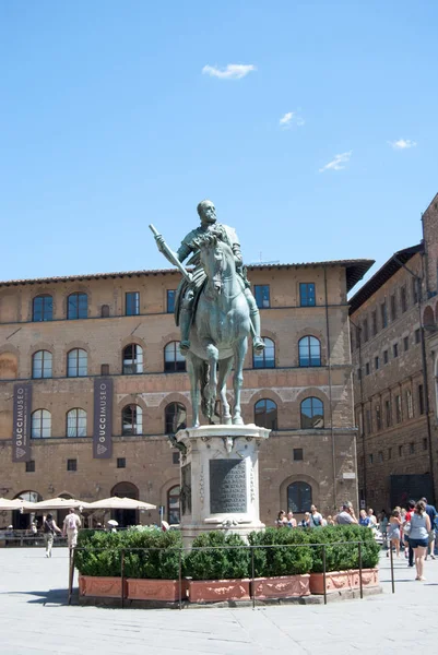 Statyn Piazza Della Signoria Florens Toscana Mannen Hästryggen Bronsskulptur Ridsportstaty — Stockfoto