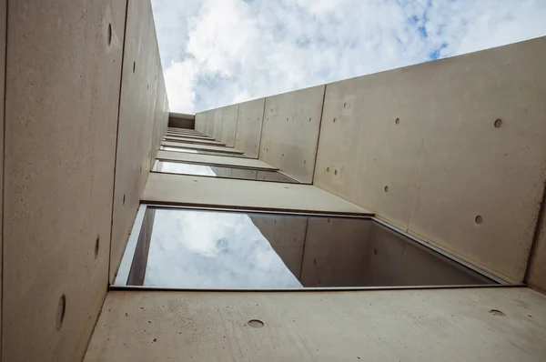 Belos Detalhes Arquitetônicos Edifício Moderno Concreto Uma Fibra Vidro Com — Fotografia de Stock