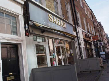 Londra, İngiltere - 28 Eylül 2015: Sagar Vejetaryen & Güney Hindistan restoranı Percy Caddesi, Camden