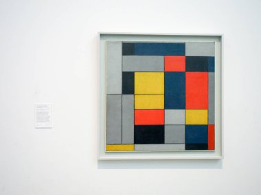 Londra, İngiltere - 29 Eylül 2015: Tate Modern Sanat Sergisi içinde - Piet Mondrian