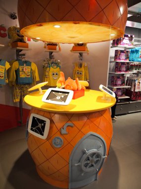 Londra, İngiltere - 29 Eylül 2015: Nickelodeon mağazası