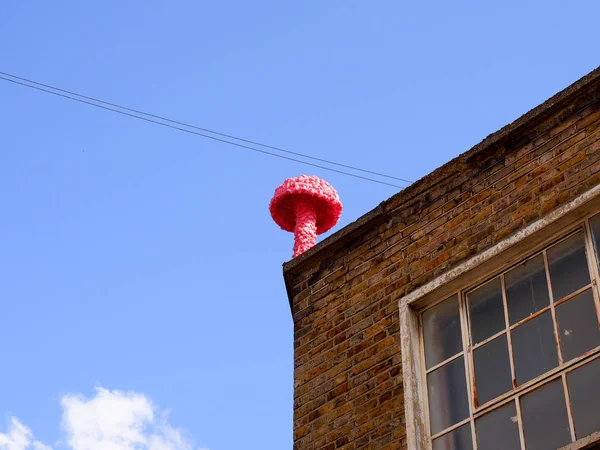 Londres Inglaterra Septiembre 2015 Seta Gigante Rosa Techo Shoreditch — Foto de Stock