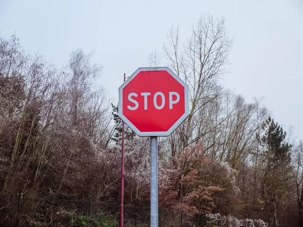 Stop Cartello Stradale All Aperto — Foto Stock