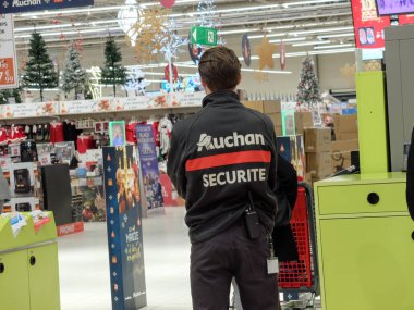 Auchan Güvenlik Görevlisi