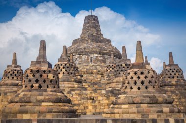 Borobudur bir 9 yüzyıl Mahayana Budist tapınağı Magelang olduğunu,