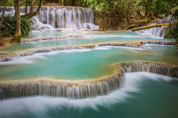 Kuang si vattenfall, luang prabang, laos — Stockfoto