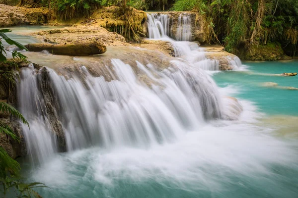 Kuang Si vízesés, Luang Prabang, Laosz — Stock Fotó