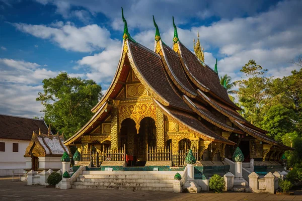 Wat xieng thong, boeddhistische tempel in luang prabang werelderfgoed — Stockfoto