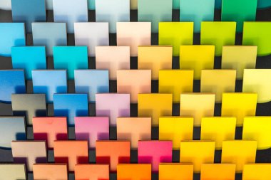 Renkli shingle pantone