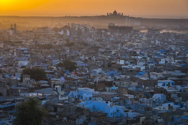 Міський пейзаж Jodhpur при сходом сонця в штаті Раджастан, Індія. — стокове фото