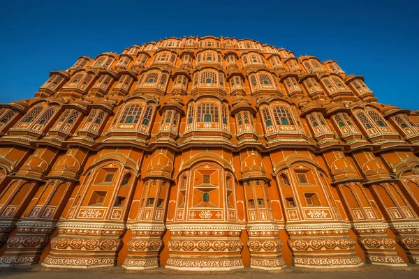 Hawa Mahal palácio (Palácio dos Ventos) em Jaipur, Rajasthan, Índia — Fotografia de Stock