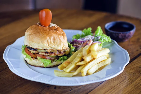 Hamburguesa fresca deliciosa — Foto de Stock