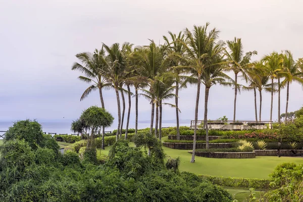 Golf sahası gün batımında