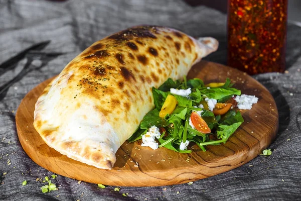 Calzone pizza — Zdjęcie stockowe