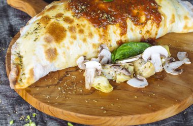Calzone pizza
