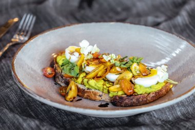 Avokado tost