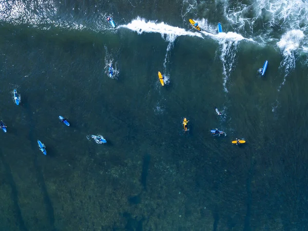 Vista aérea de surfistas —  Fotos de Stock