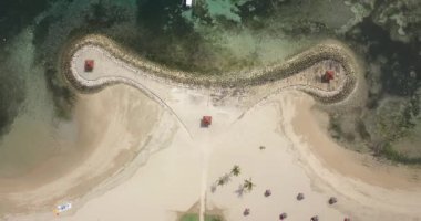 Nusa Dua plajının eryel manzarası 