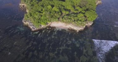 Nusa Dua plajının eryel manzarası