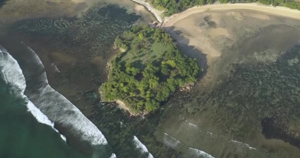 Pemandangan udara dari pantai Nusa DuAa — Stok Video