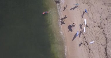 Balangan sahilindeki sörfçülerin hava görüntüsü