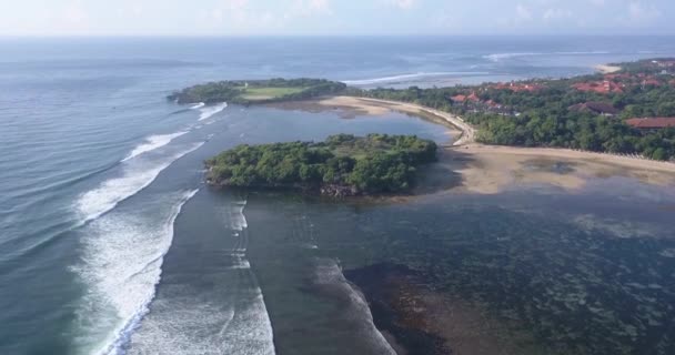 Luchtfoto van het strand van Nusa DuAa — Stockvideo