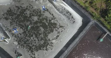 Karides çiftliğinin hava manzarası