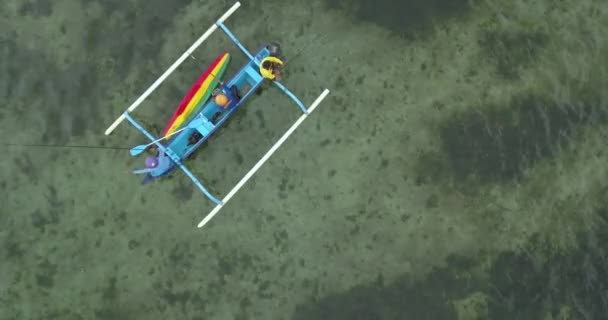 渔船上渔民的空中照片 — 图库视频影像
