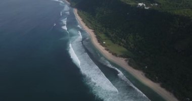 Nyang Nyang plajının havadan görünüşü