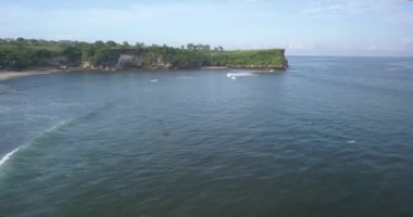 Balangan sahilindeki sörfçülerin hava görüntüsü