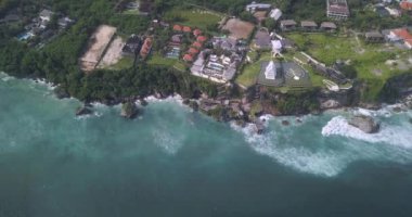 Uluwatu sahilinin havadan görünüşü