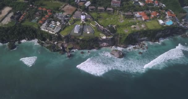 Vue aérienne de la plage d'Uluwatu — Video