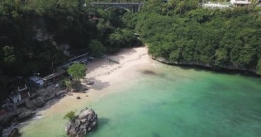Padang Padang plajının hava görüntüsü.