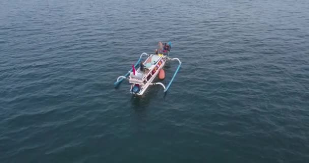 冲浪者及船艇的航景 — 图库视频影像