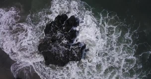 Вид з повітря на пляж Бату - Болонґ (Кангу). — стокове відео