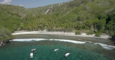 Nusa Penida adasının havadan görünüşü