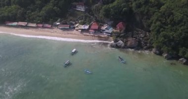 Thomas plajının havadan görünüşü