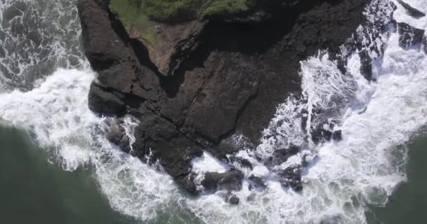 Vue aérienne du littoral rocheux 
